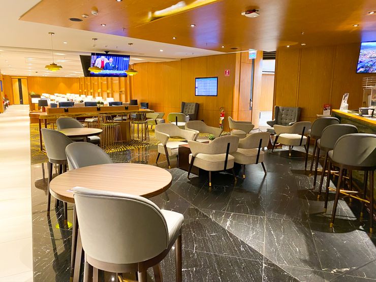 Plaza Premium Lounge Rio Bar Area