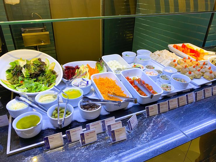 Plaza Premium Lounge Rio Salad Bar