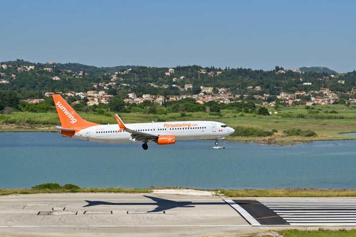 Sunwing Airlines Baggage Fees and Policy (And Tips To Cover the Expenses)