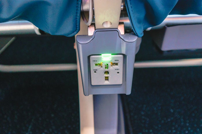 Delta Airbus A220 Economy Class Power