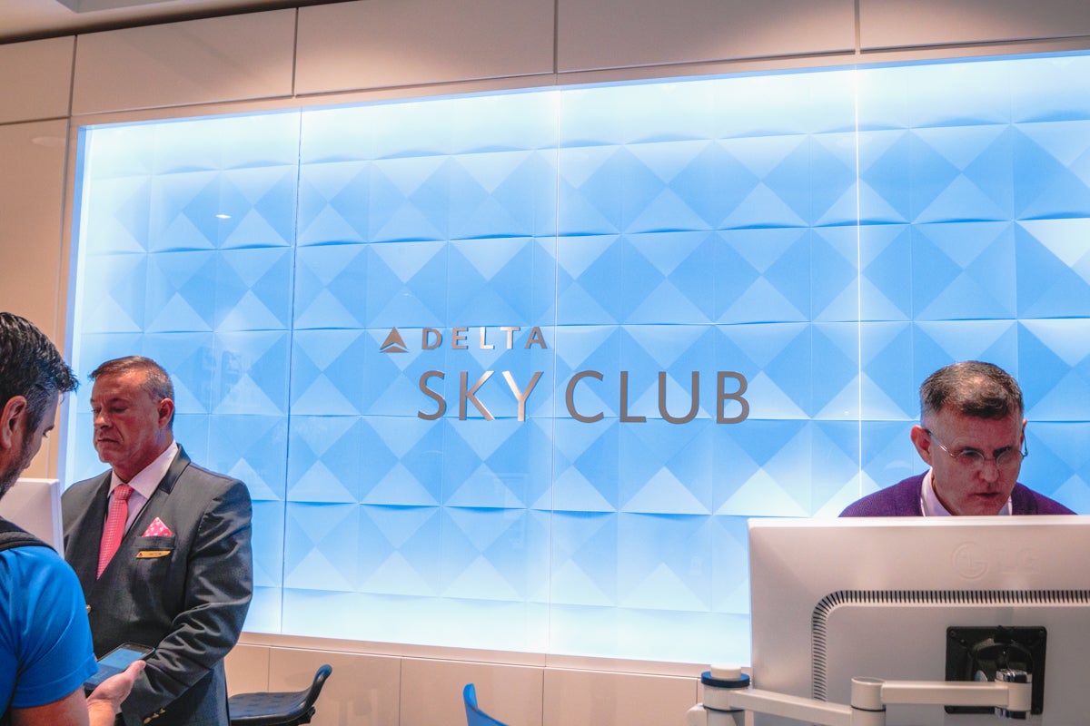 Delta Sky Club Sign DFW Airport