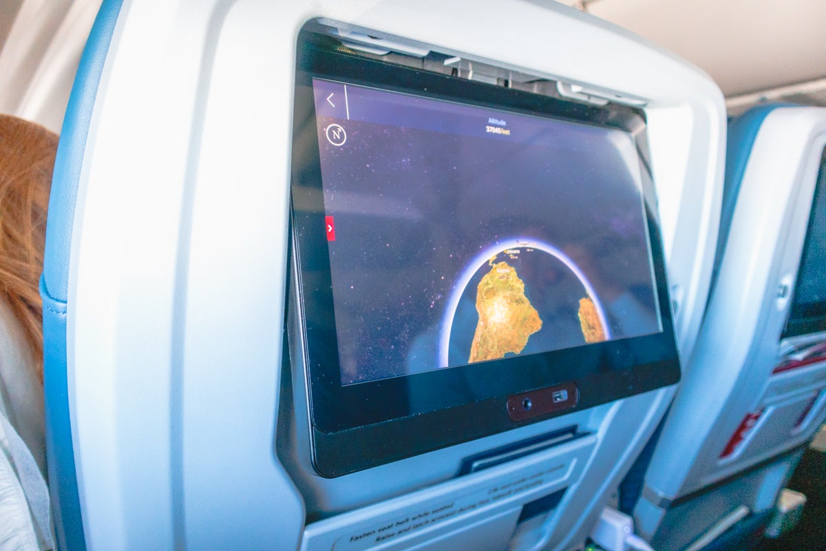 Delta Airbus A220 First Class IFE Angle Adjustment