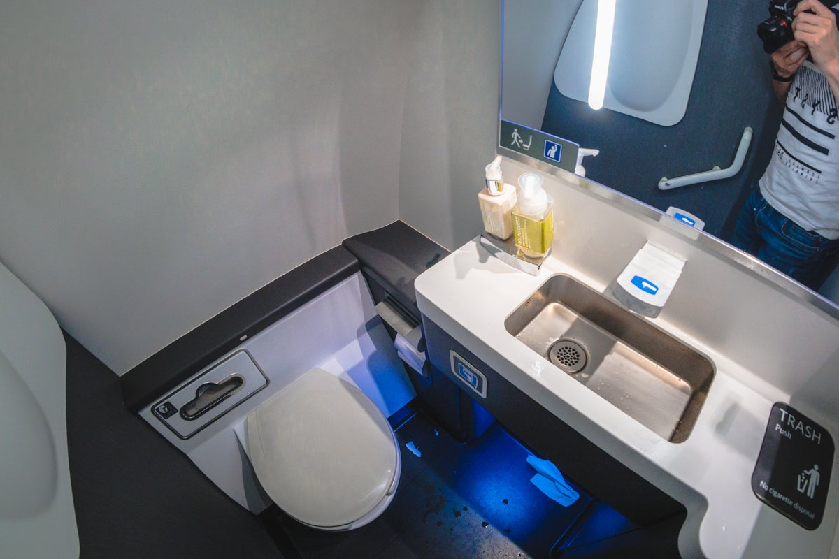 Delta Airbus A220 First Class Toilet