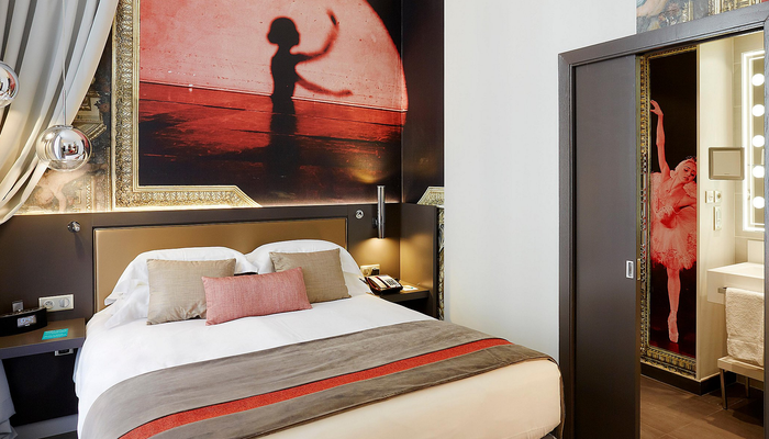 Hotel Indigo Paris Opera Bedroom View