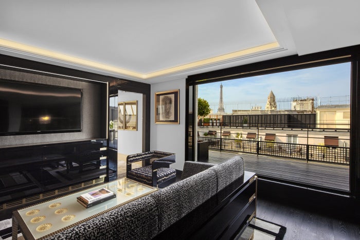 Prince de Galles Paris Bedroom View