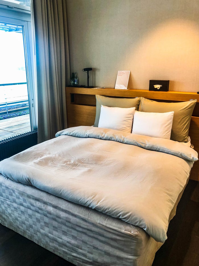SWISS Air First Class Lounge Double bed with 40000 HÄSTENS bedding SWISS First Class Lounge Double bed with 40000 HÄSTENS bedding