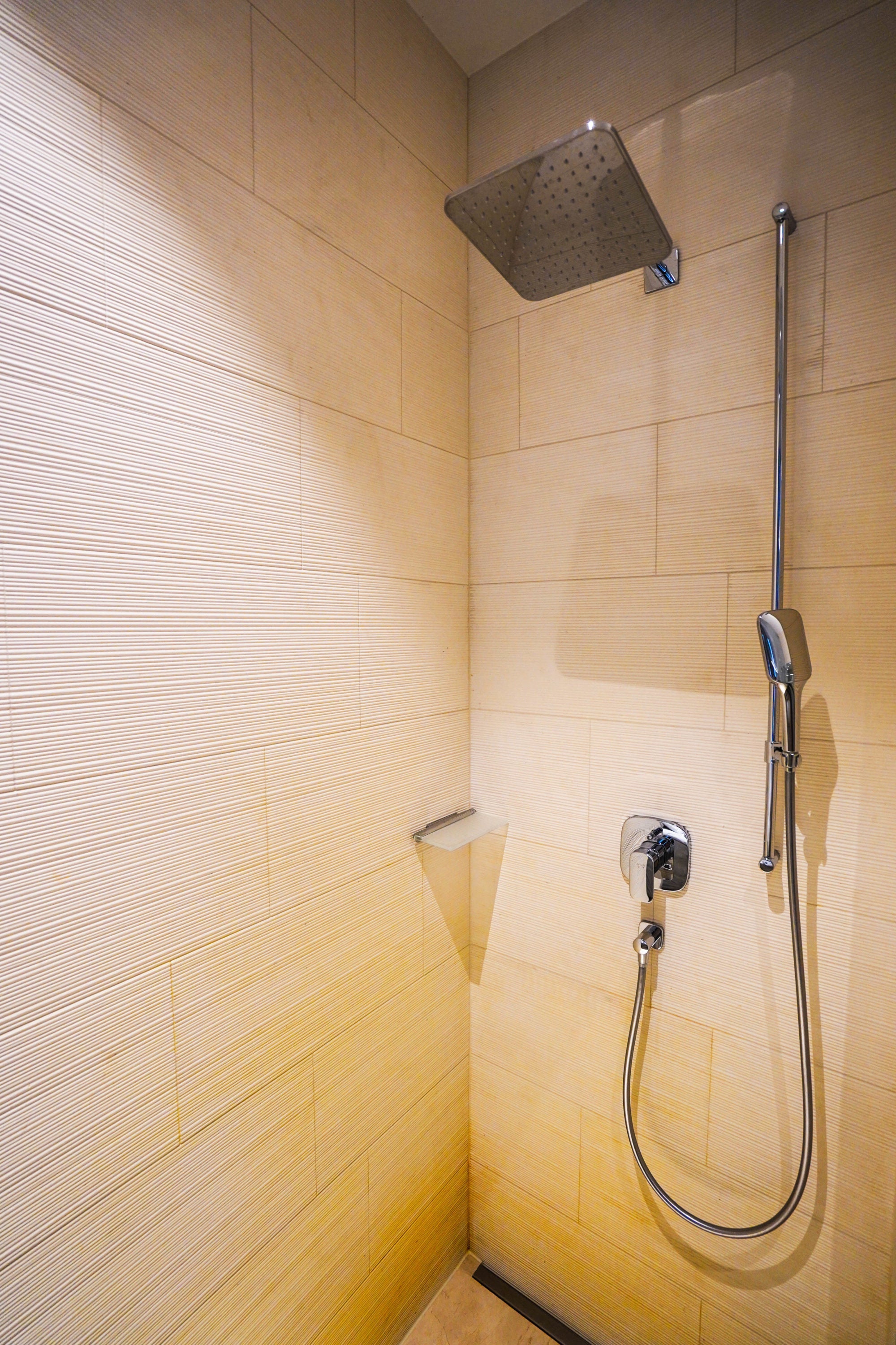 SWISS Air First Class Lounge Shower SWISS Air First Class Lounge Shower