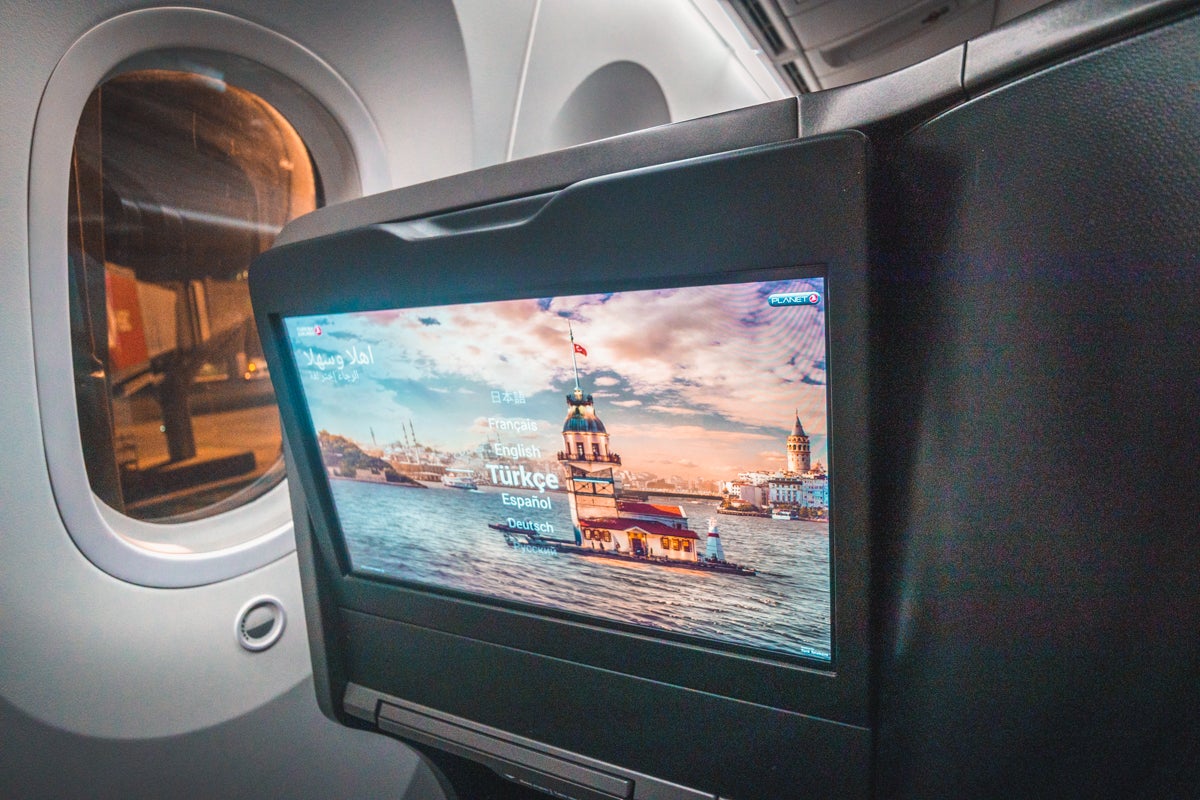 Turkish Airlines Boeing 787 9 Business Class IFE Screen Angle Adjustment