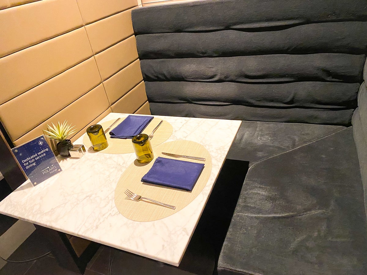 United Polaris Lounge ORD Dining Room Booth