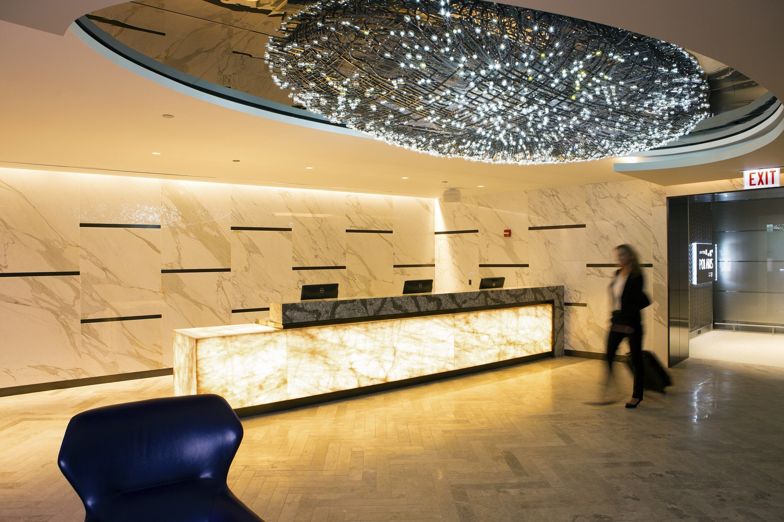 United Polaris Lounge ORD Entrance OFFICIAL