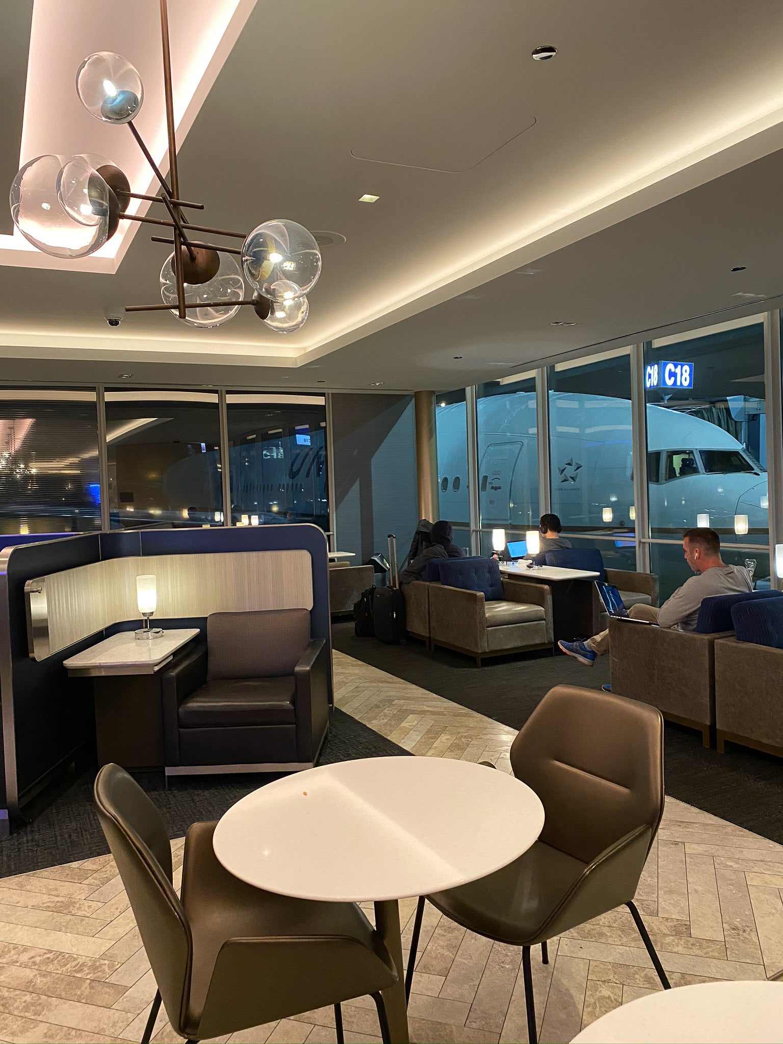 United Polaris Lounge Review - Chicago O’Hare Airport [ORD]