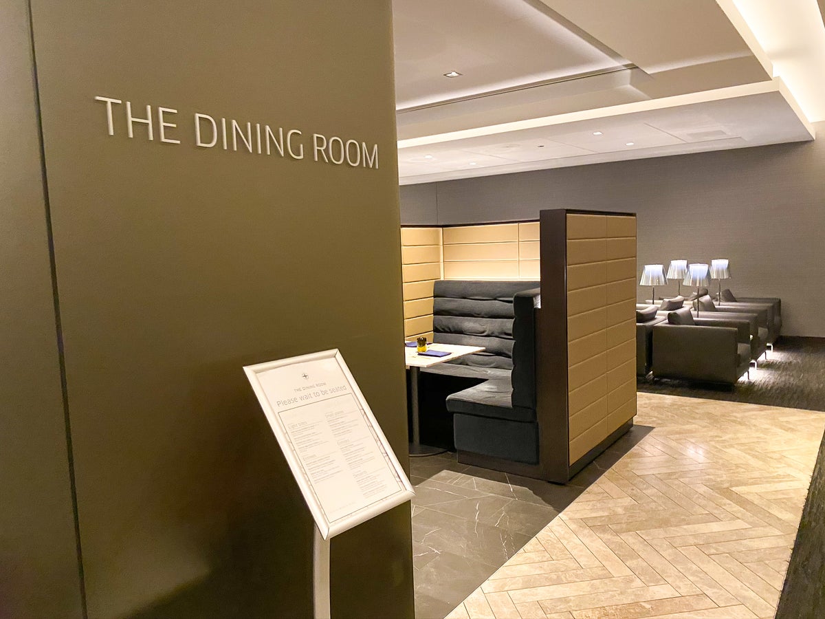 United Polaris Lounge ORD The Dining Room