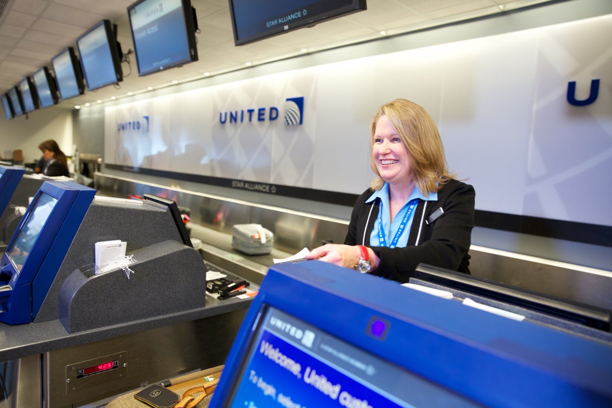 United ticket agent bag check in