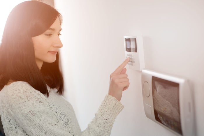 30 Ways to Protect Your Home While on Vacation [Detailed Guide]