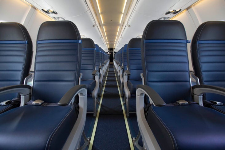 United CR700 Economy Class United CR700 Economy Class