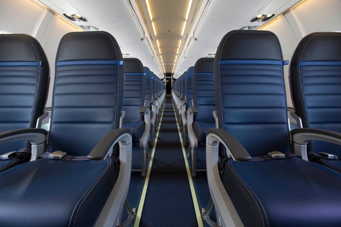 United CR700 Economy Class United CR700 Economy Class