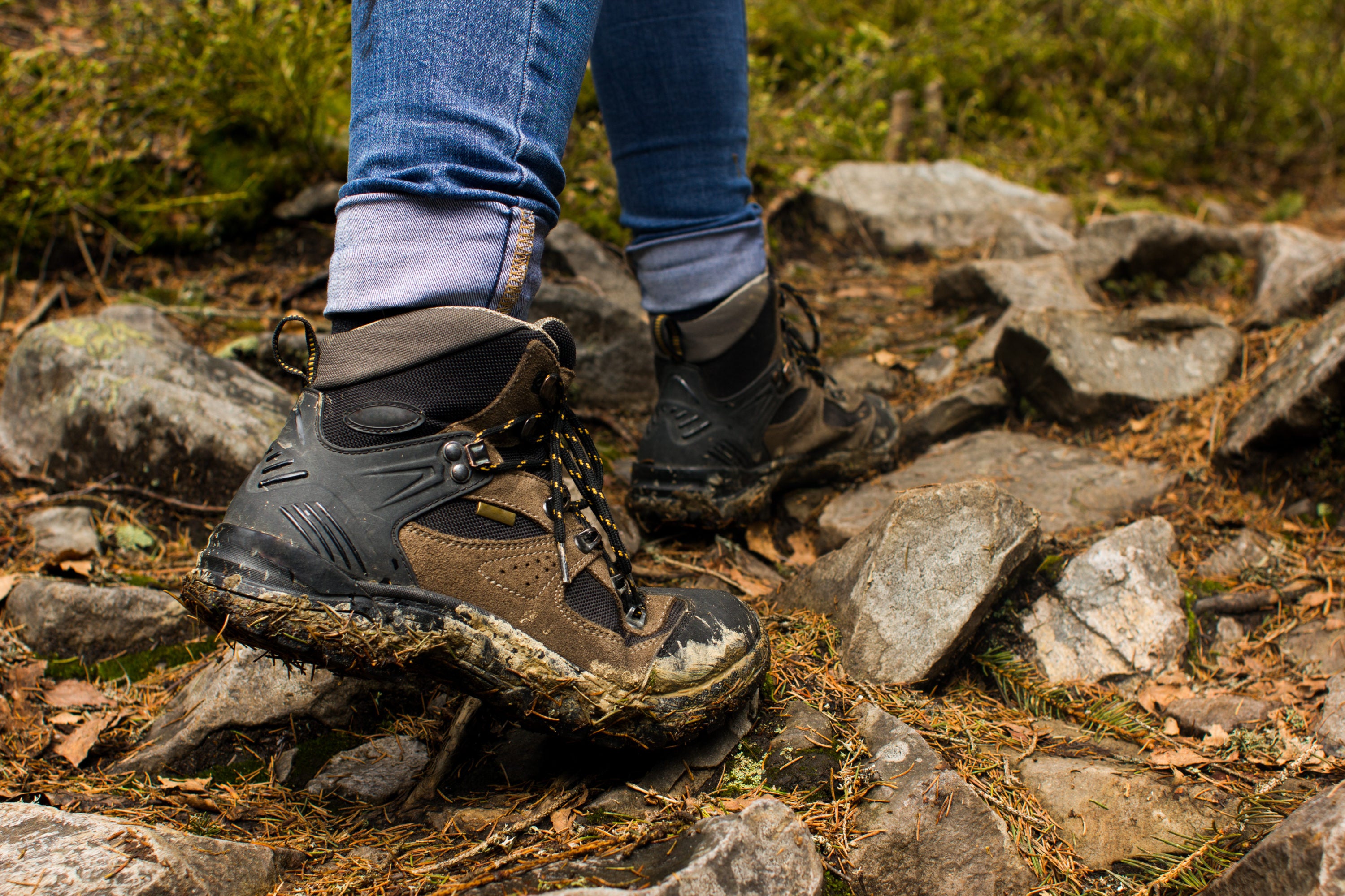 Quickshark Mens Work Boots Outdoor Hiking Boot Trekking Walking Camping Traveling Casual Wide Water-Resistant Shoes
