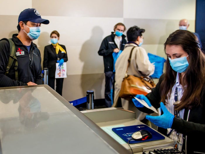 United Employee Wearing Face Mask