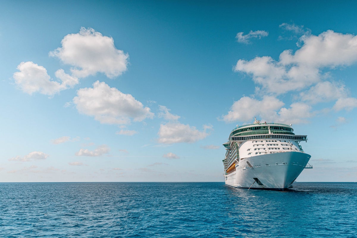 The 7+ Best Credit Cards for Booking Cruises [2023]