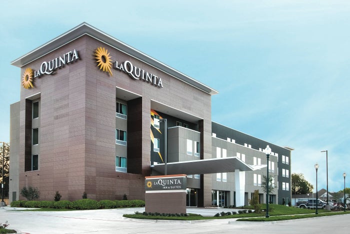 New Wyndham Promo Gives Truck Drivers Double Points and 15% off Stays