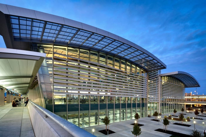 Sacramento International Airport [SMF]: Ultimate Terminal Guide