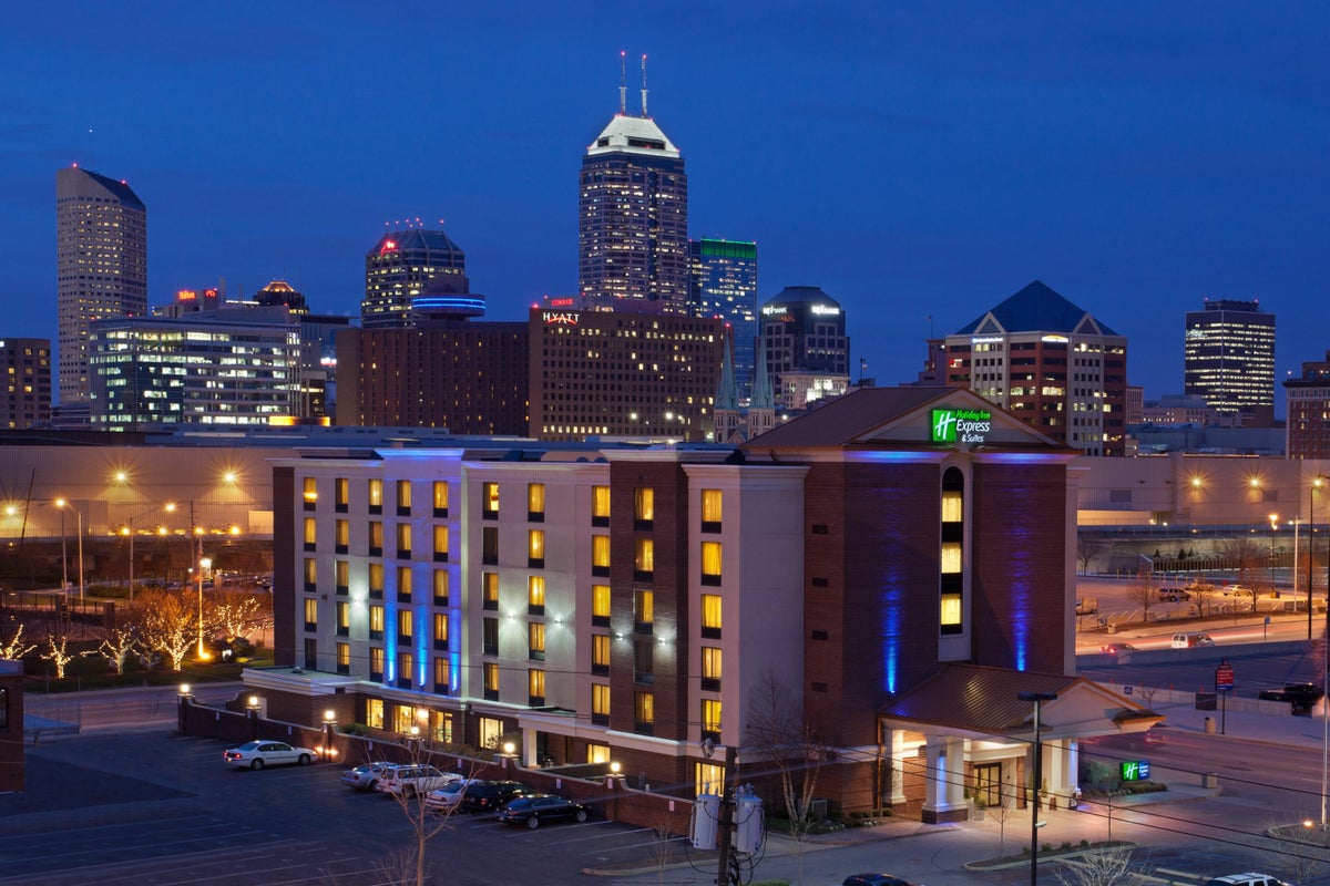 Holiday Inn Express and Suites Indianapolis Downtown