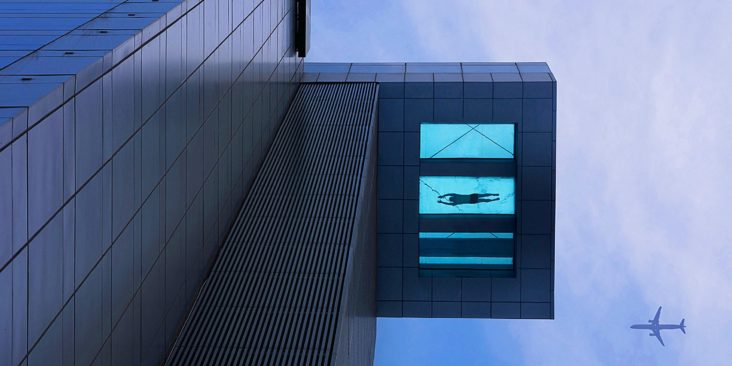 Holiday Inn Shanghai Pool