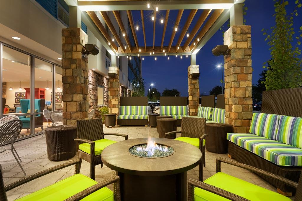 Home2 Suites by Hilton Newark Airport Fire Pit