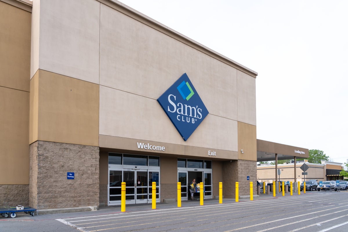 The 9 Best Credit Cards for Shopping at Sam’s Club [2024]