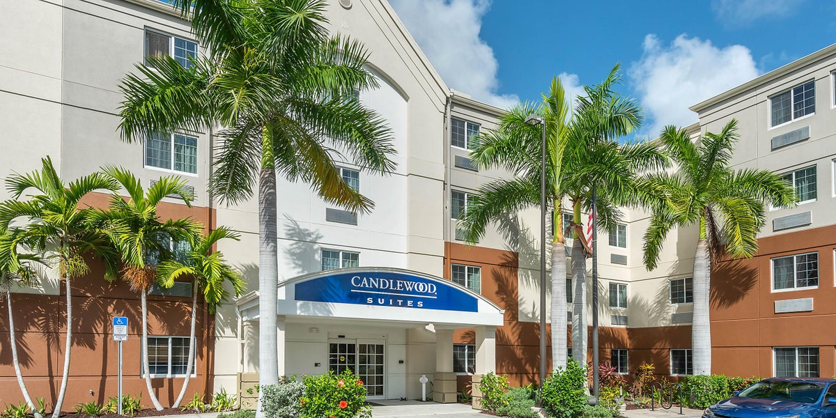 Candlewood Suites Fort Myers Sanibel Gateway