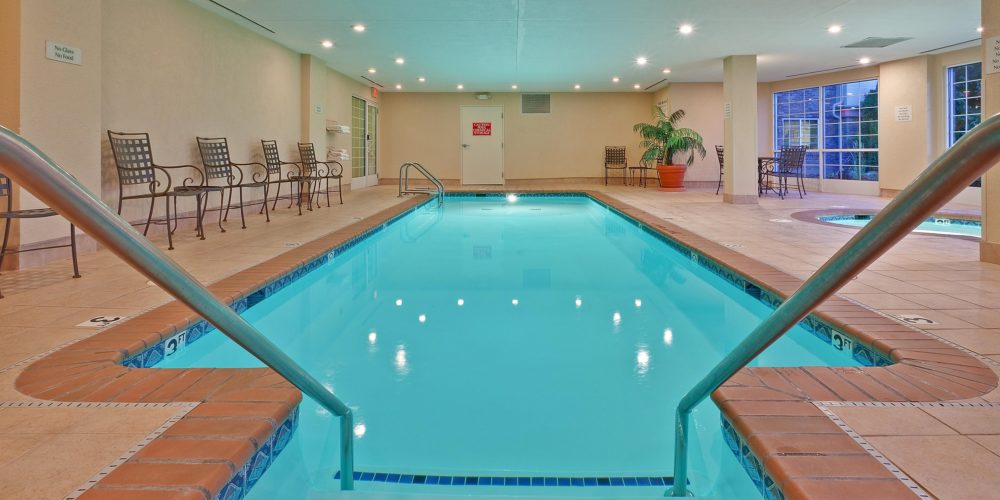 Candlewood Suites Hotels 12 Popular Locations 2022   Candlewood Suites Indianapolis Indoor Pool 1000x500 