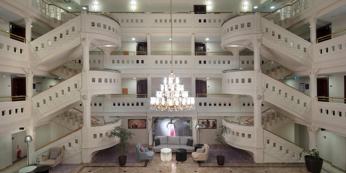 Crowne Plaza Istanbul Old City atrium