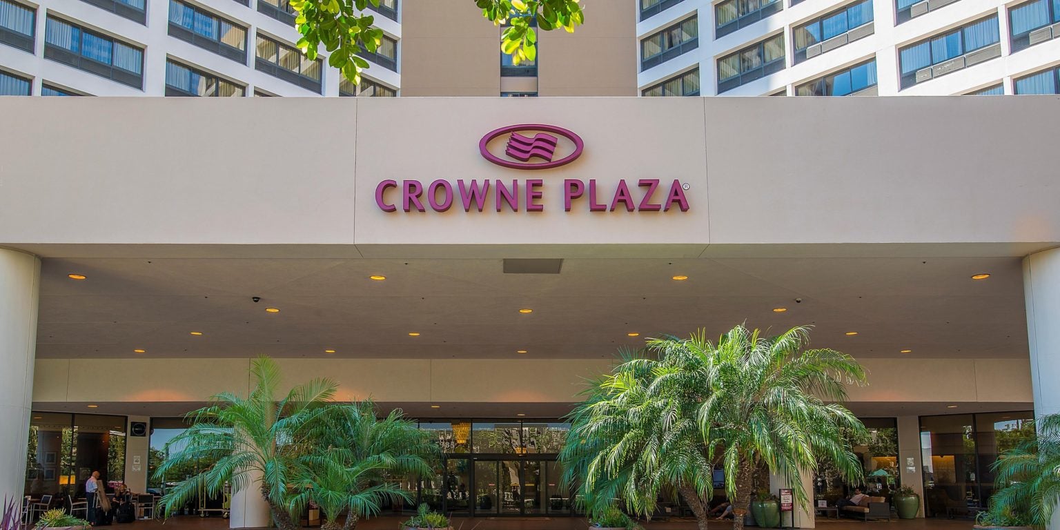 Crowne Plaza Los Angeles Airport 1536x768 