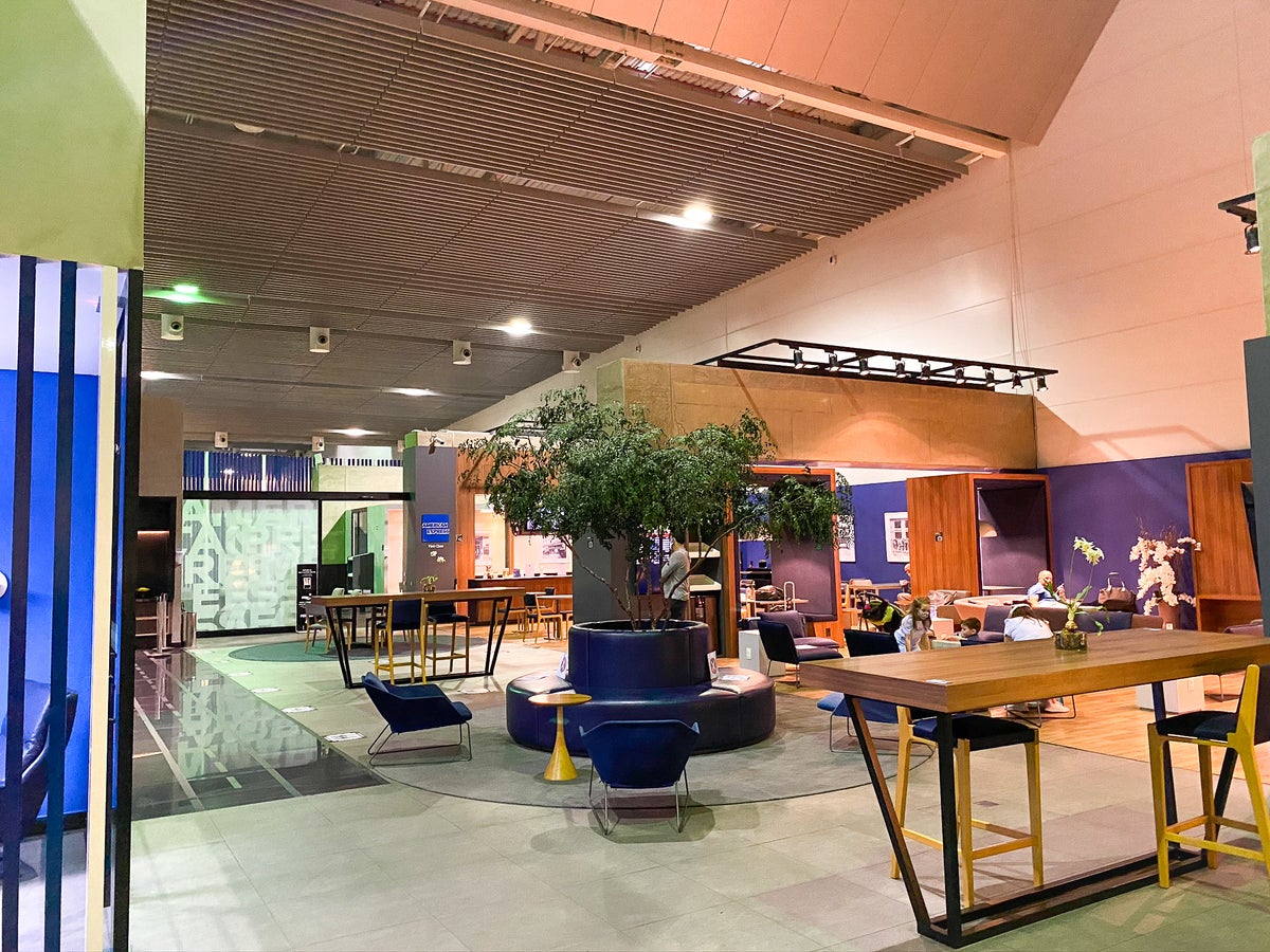 Dining area of the American Express Lounge at GRU Guarulhos International Airport