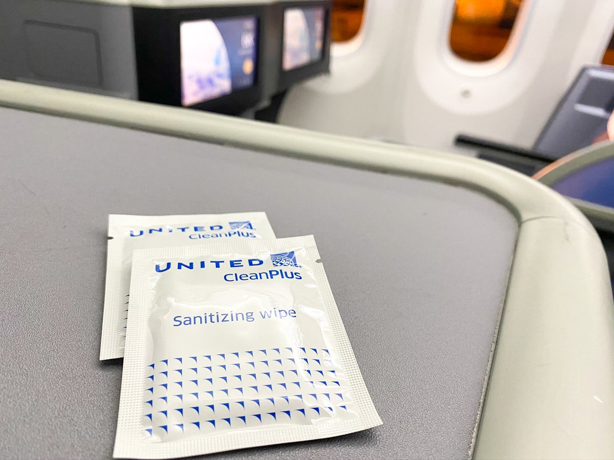 United Airlines sanitizing wipes