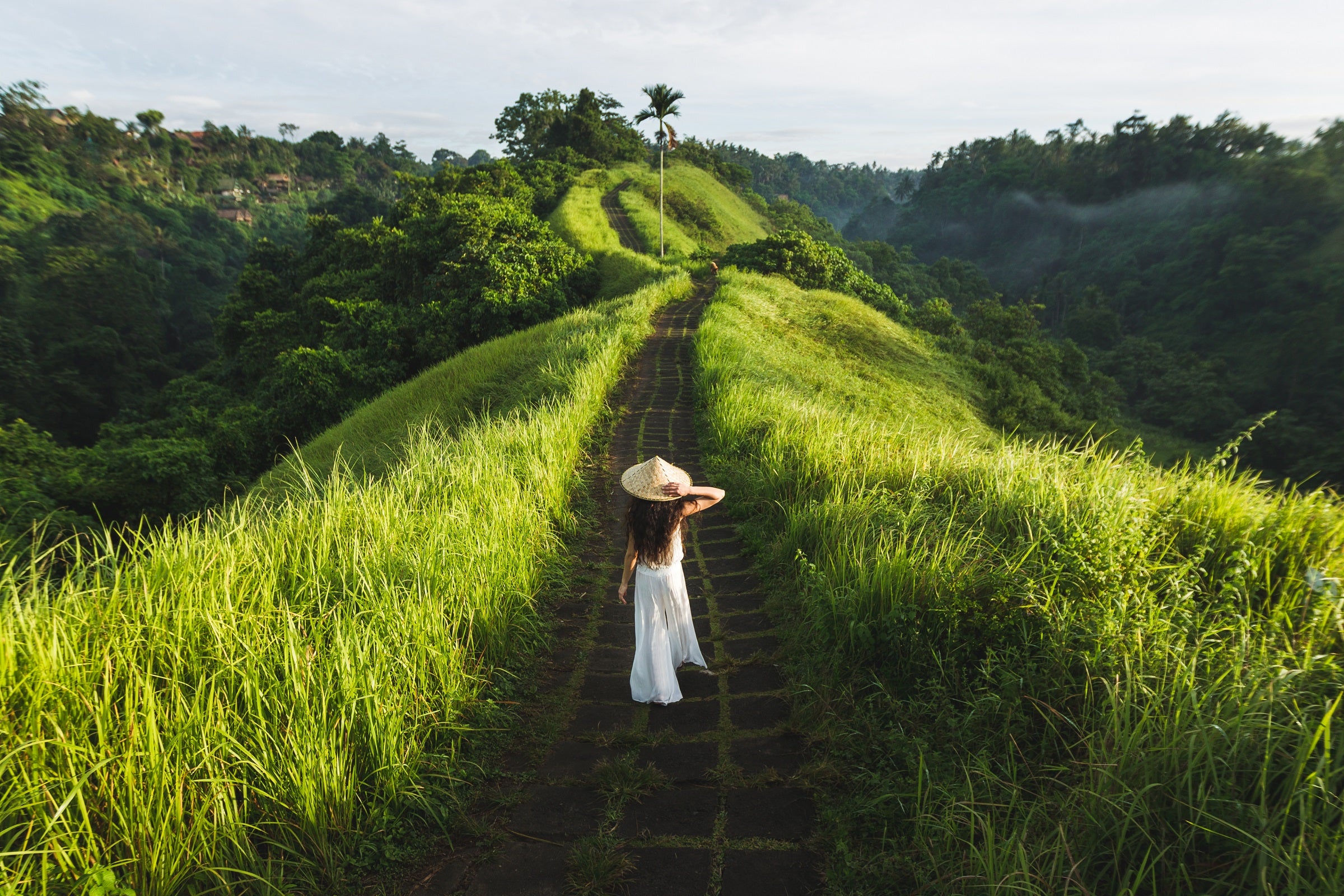 bali indonesia flights round trip