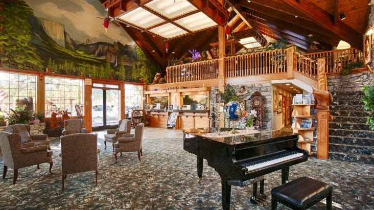 Best Western Plus Yosemite Gateway Inn Lobby Best Western Plus Yosemite Gateway Inn Lobby