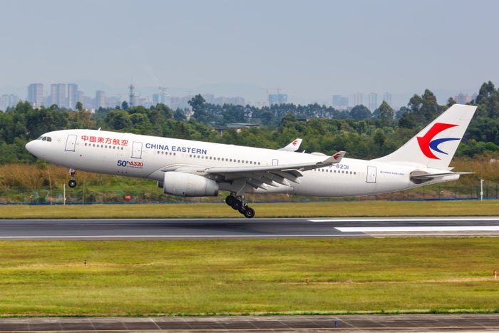 12 Best Ways to Earn China Eastern “Eastern Miles” [2026]