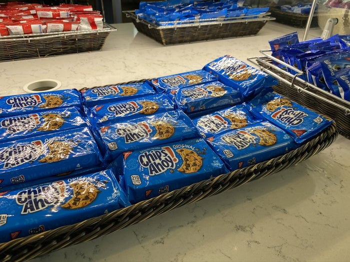 United Club EWR Cookies