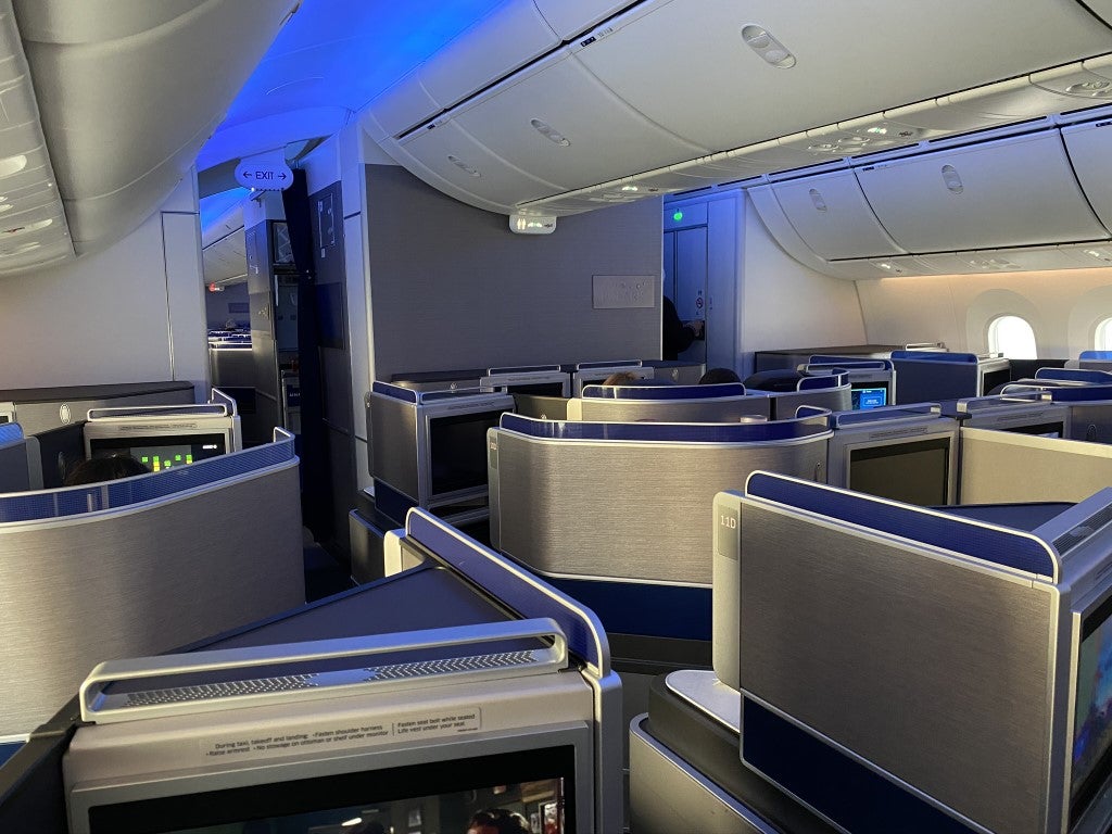 United Polaris Boeing 787 9 Dreamliner Blue lights