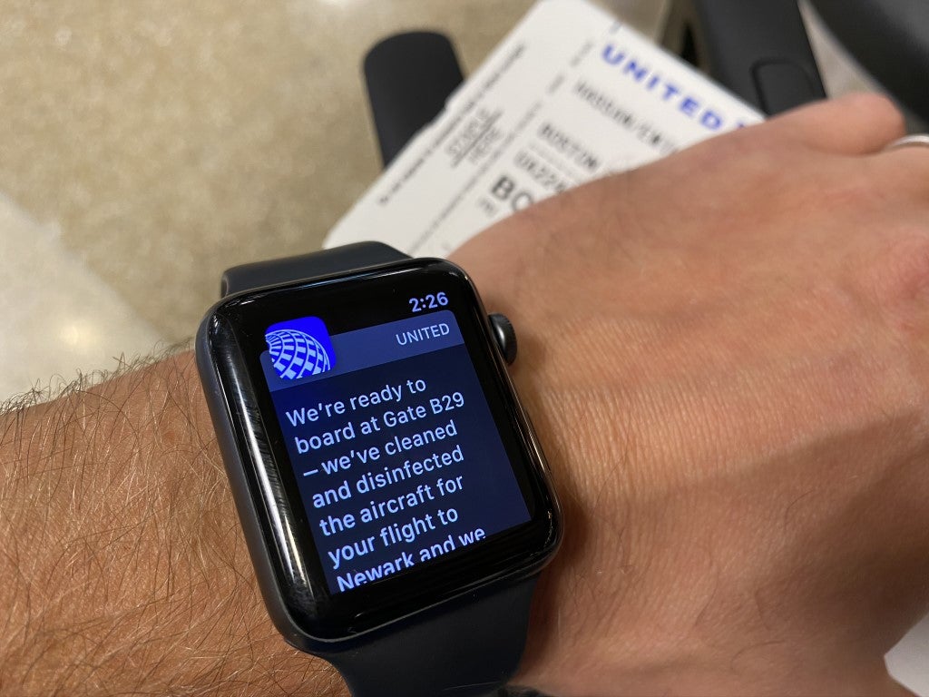 United boarding announcement on Apple Watch