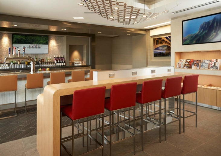 Admirals Club Phoenix Sky Harbor International Airport Admirals Club PHX near A7 bar