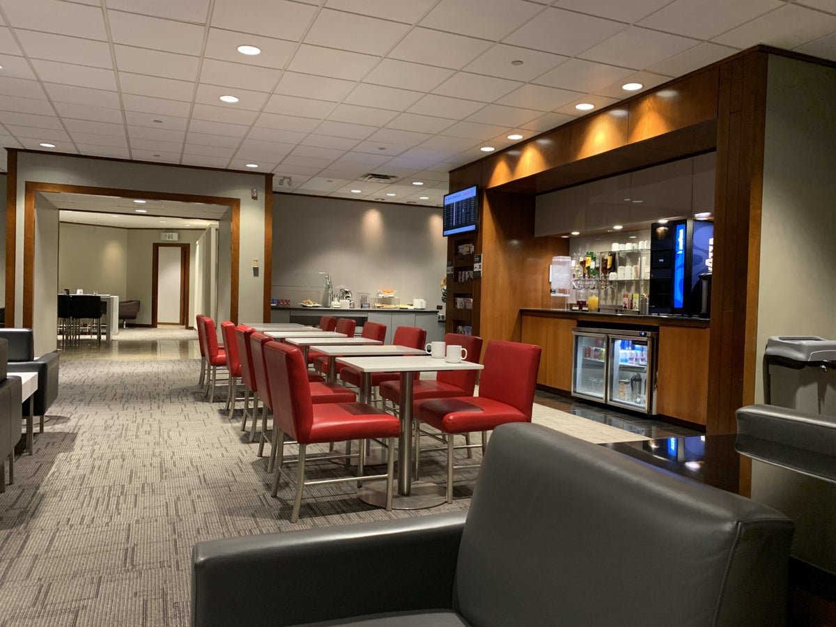 Air Canada Maple Leaf Lounge EWR