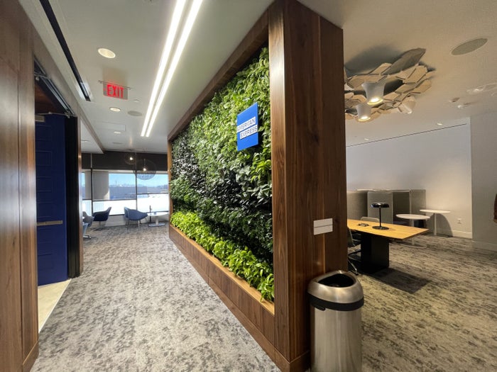 The Phoenix (PHX) American Express Centurion Lounge – Location, Hours, Amenities, and More