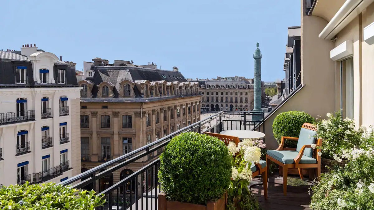 10 Best Paris Hotels to Book With Points [for Max Value]