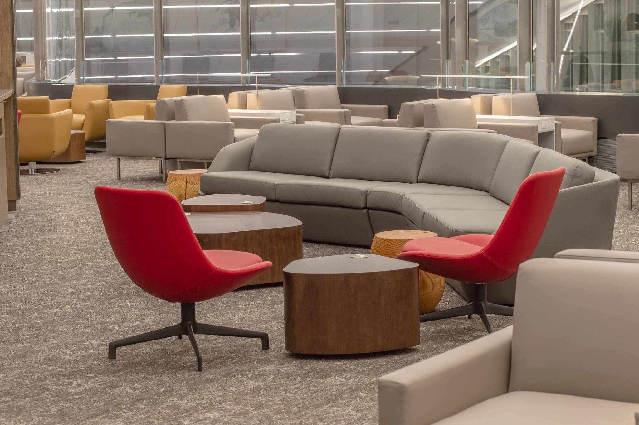 Full List of U.S. Air Canada Maple Leaf Lounges [Locations, Hours]