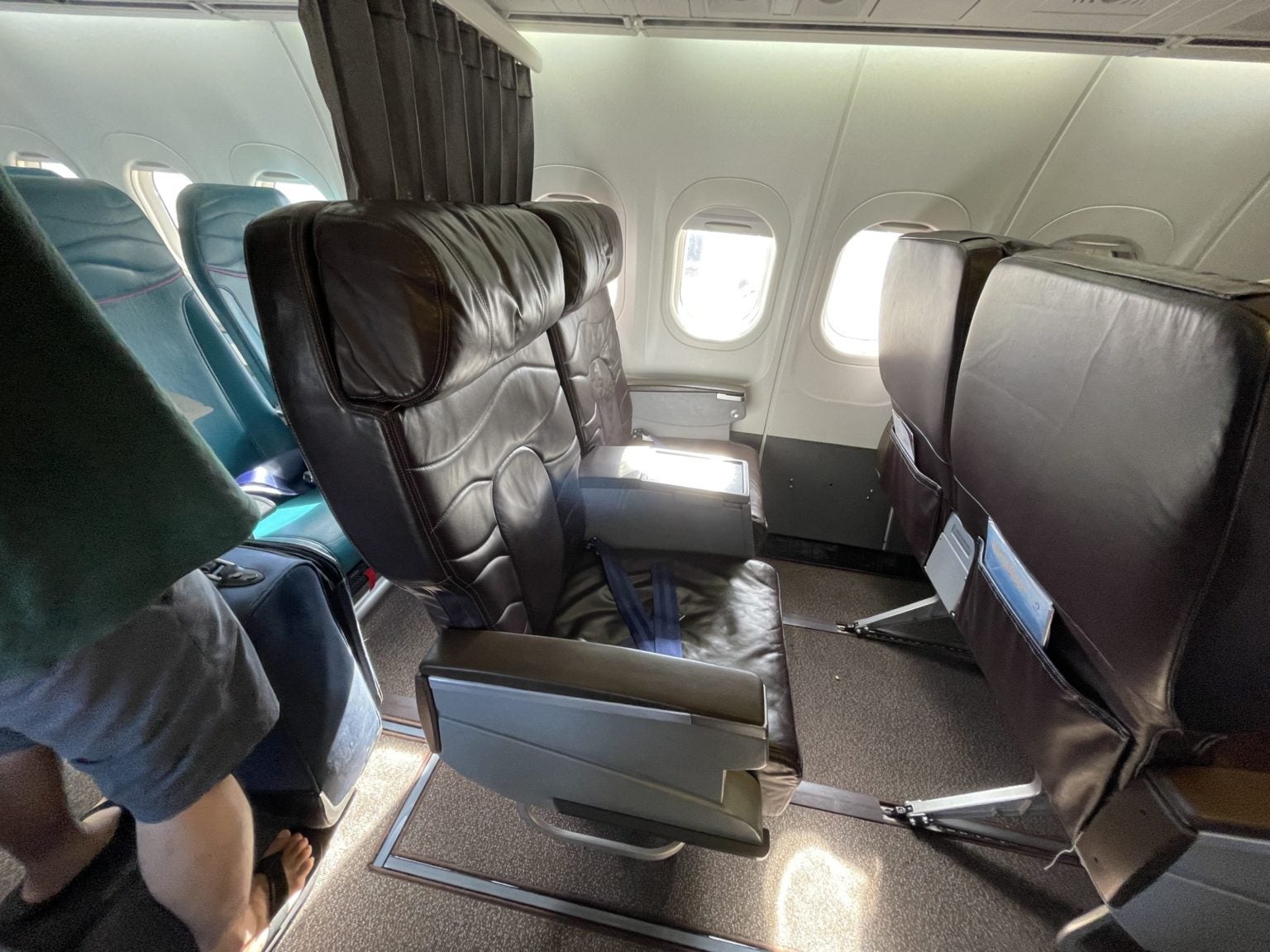 Hawaiian Airlines Interisland First Class Review [OGG to HNL]