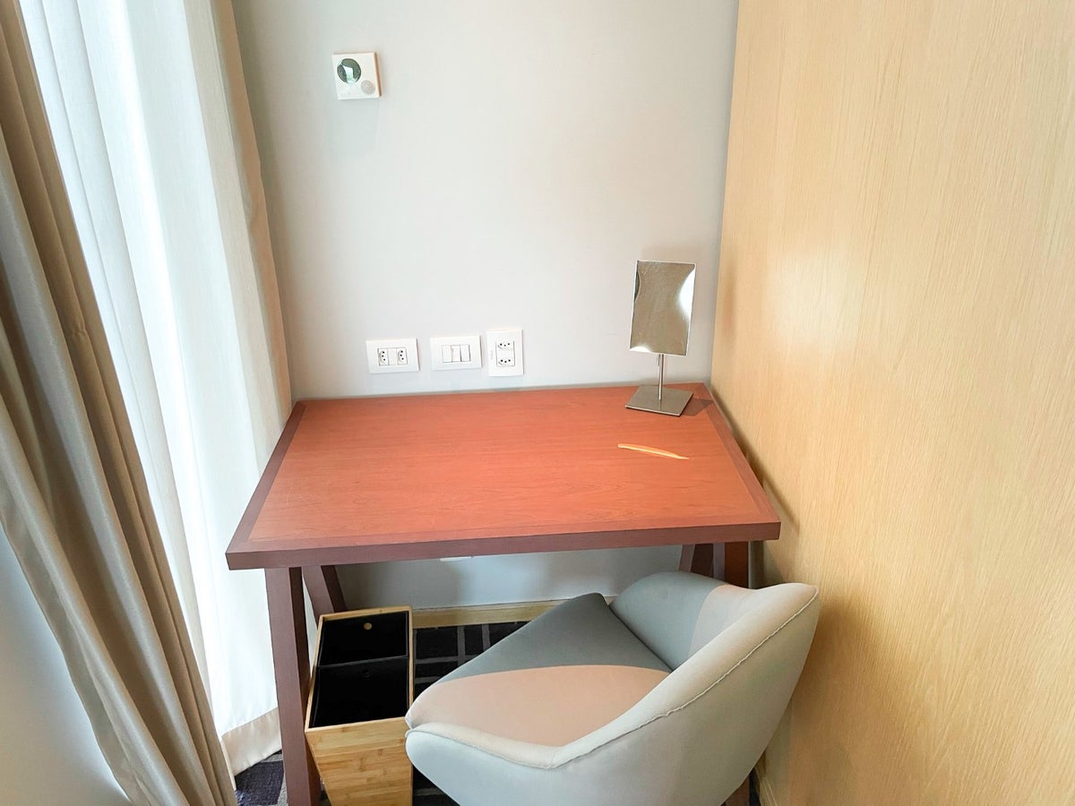 Small desk in Grand Hyatt Rio de Janeiro suite