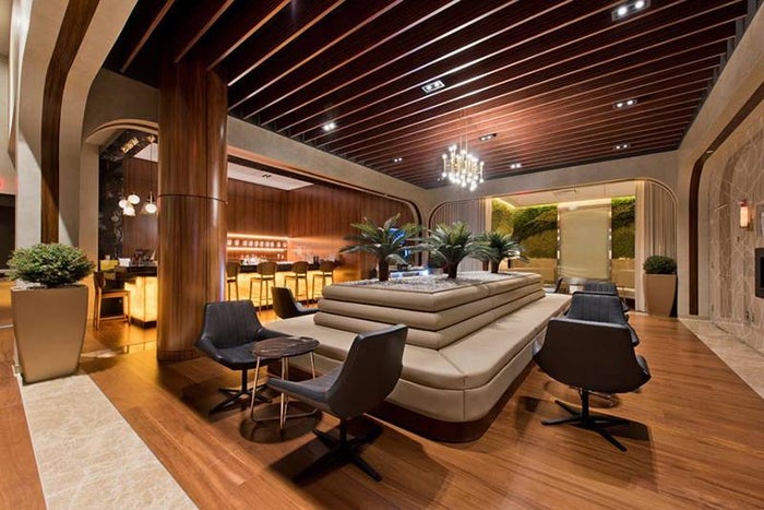 Turkish Airlines Lounge IAD bar