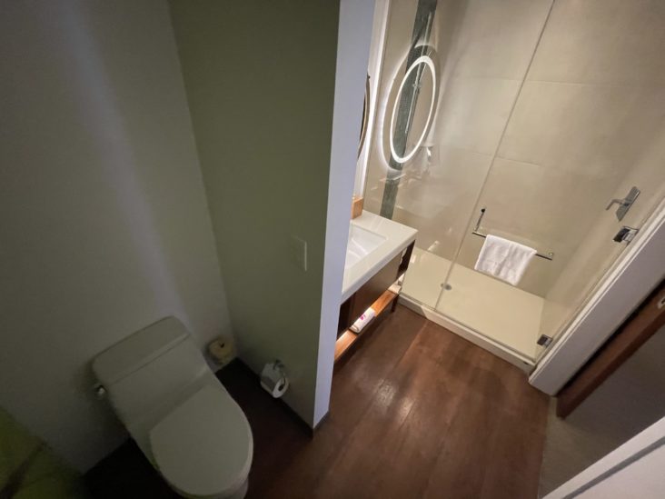 Hyatt Centric Waikiki Mountain View Suite Bathroom Hyatt Centric Waikiki Mountain View Suite Bathroom